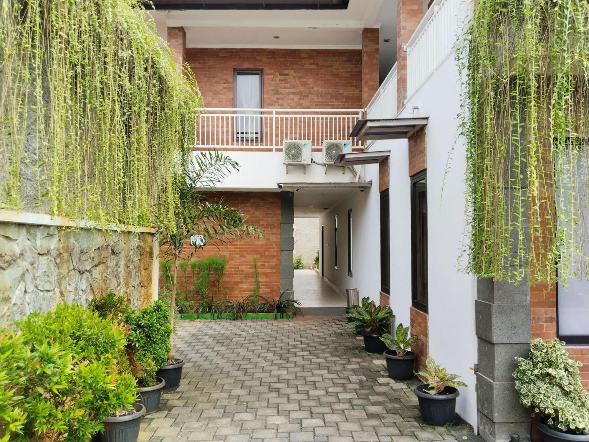 贝克西 Dejati House酒店 外观 照片
